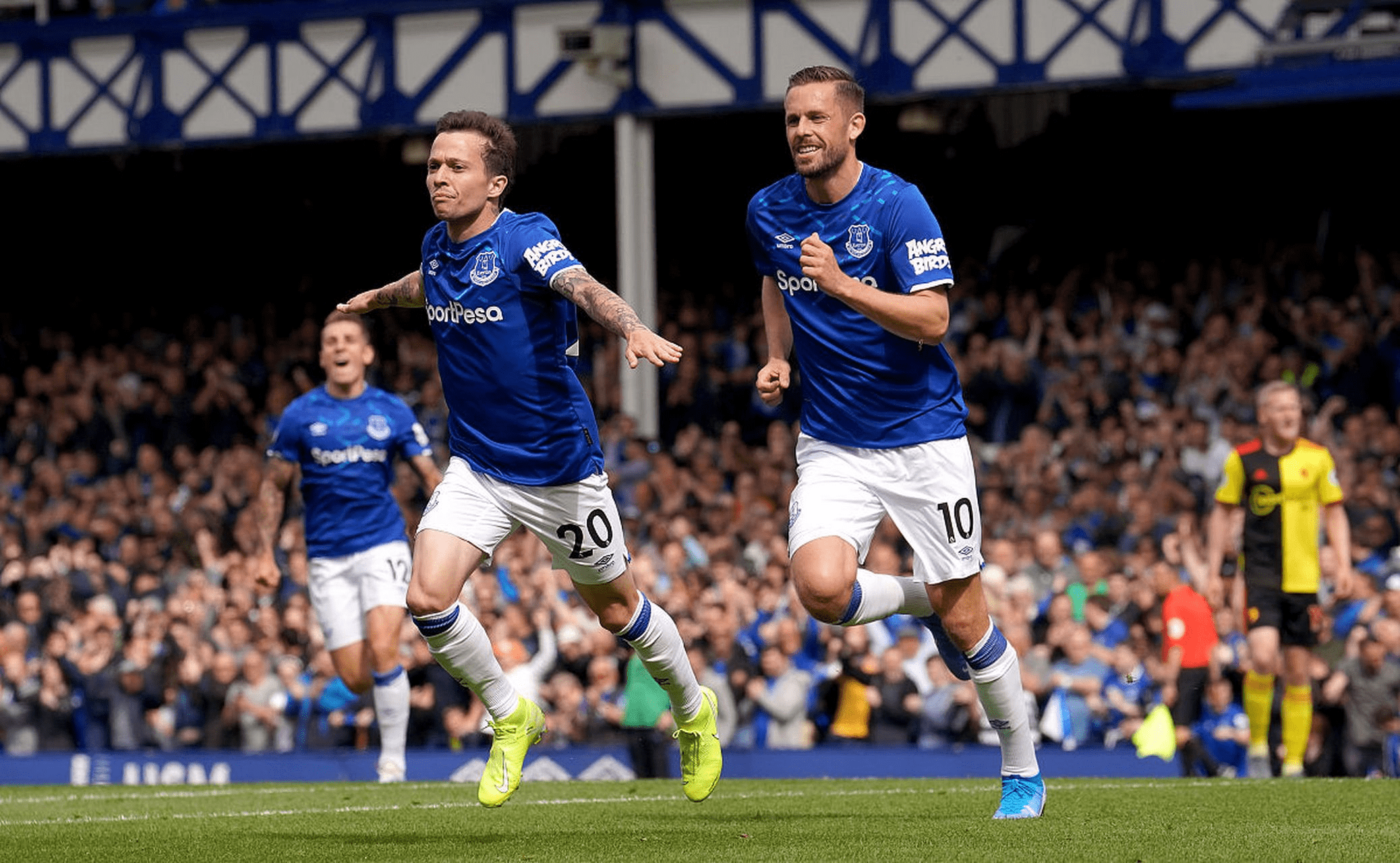 英超战术调整奏效,成功扭转局势 英超战术调整奏效,成功扭转局势