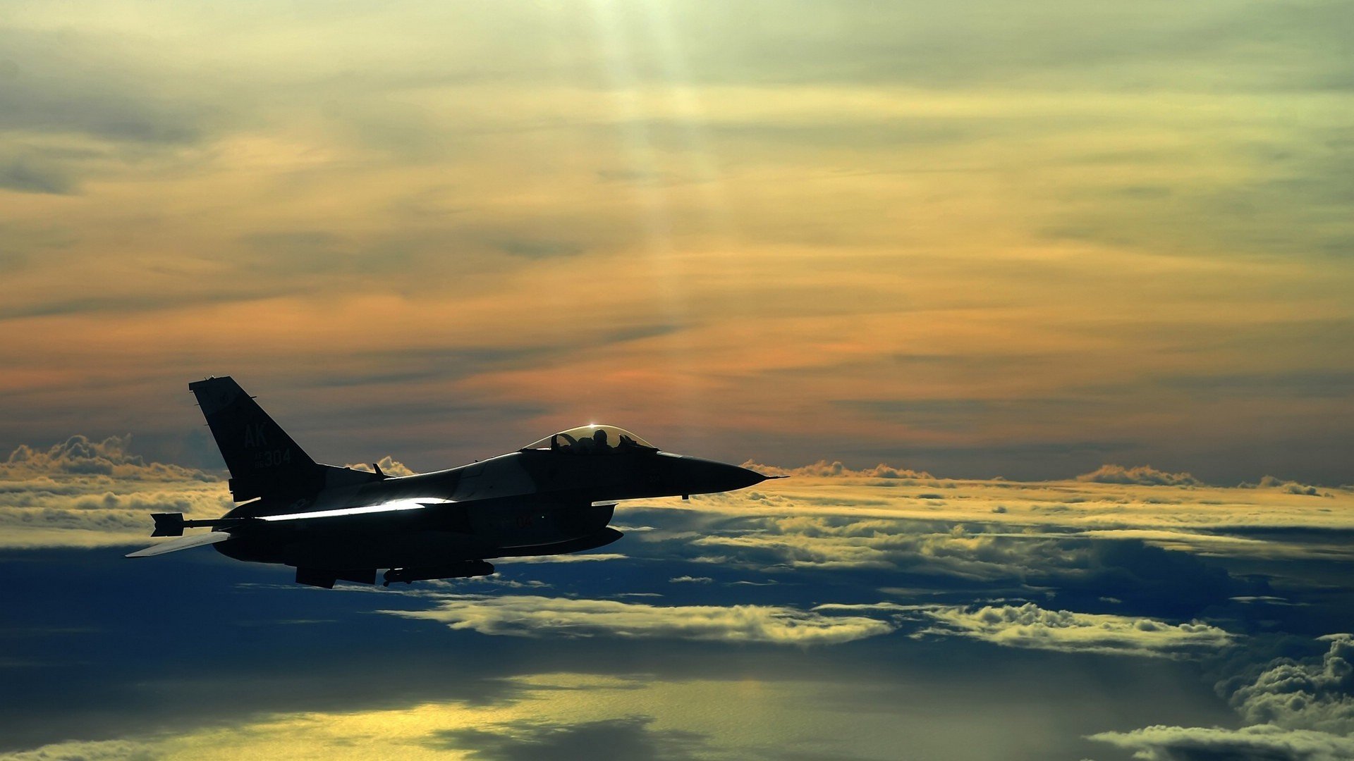 开云体育入口-看到您将F1与CBA两大焦点赛事并置，这个组合本身就充满戏剧张力。以下是我的分析与创作