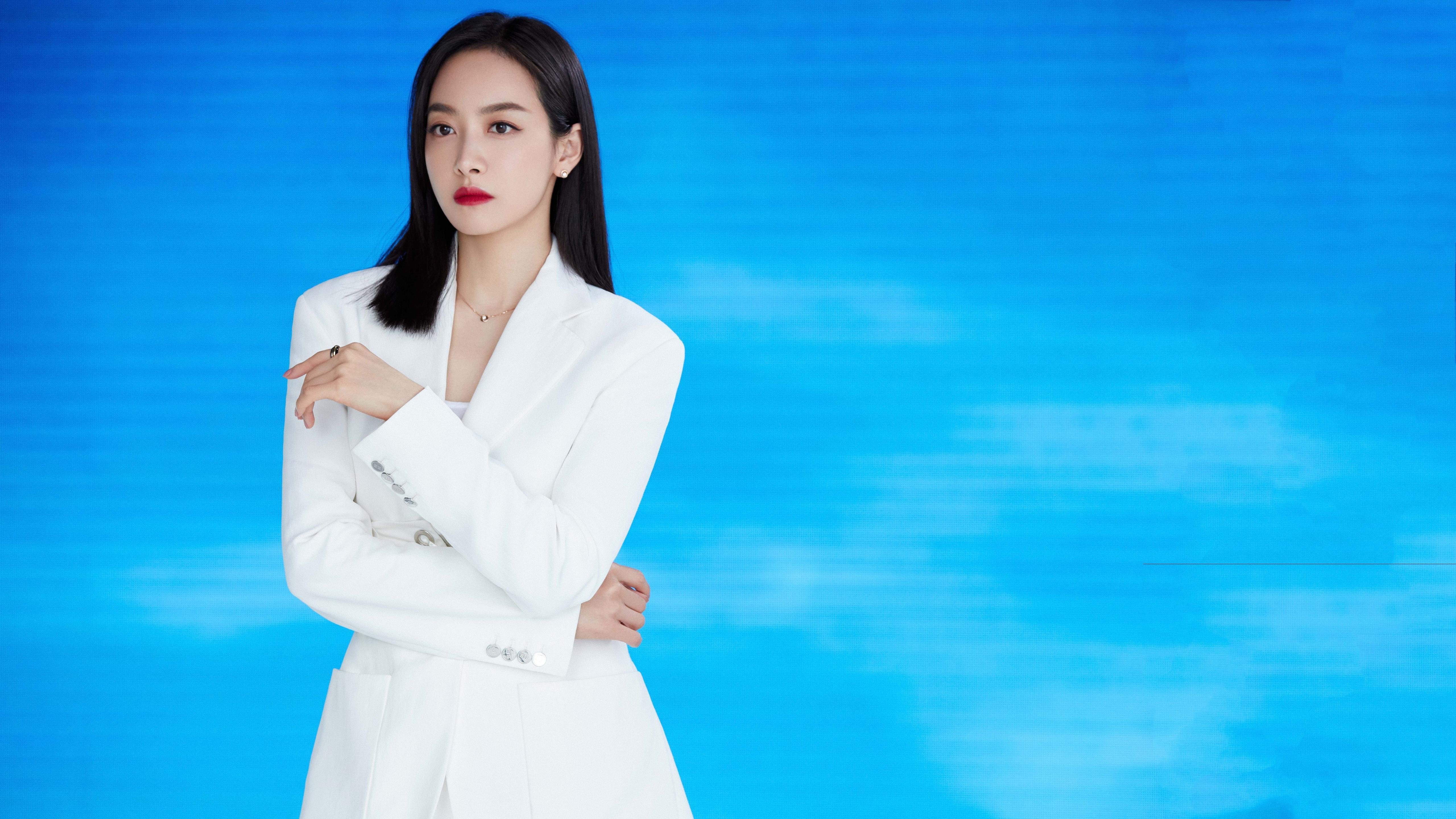 冷枪刺穿热浪,当利拉德与深圳队写下同一种证明